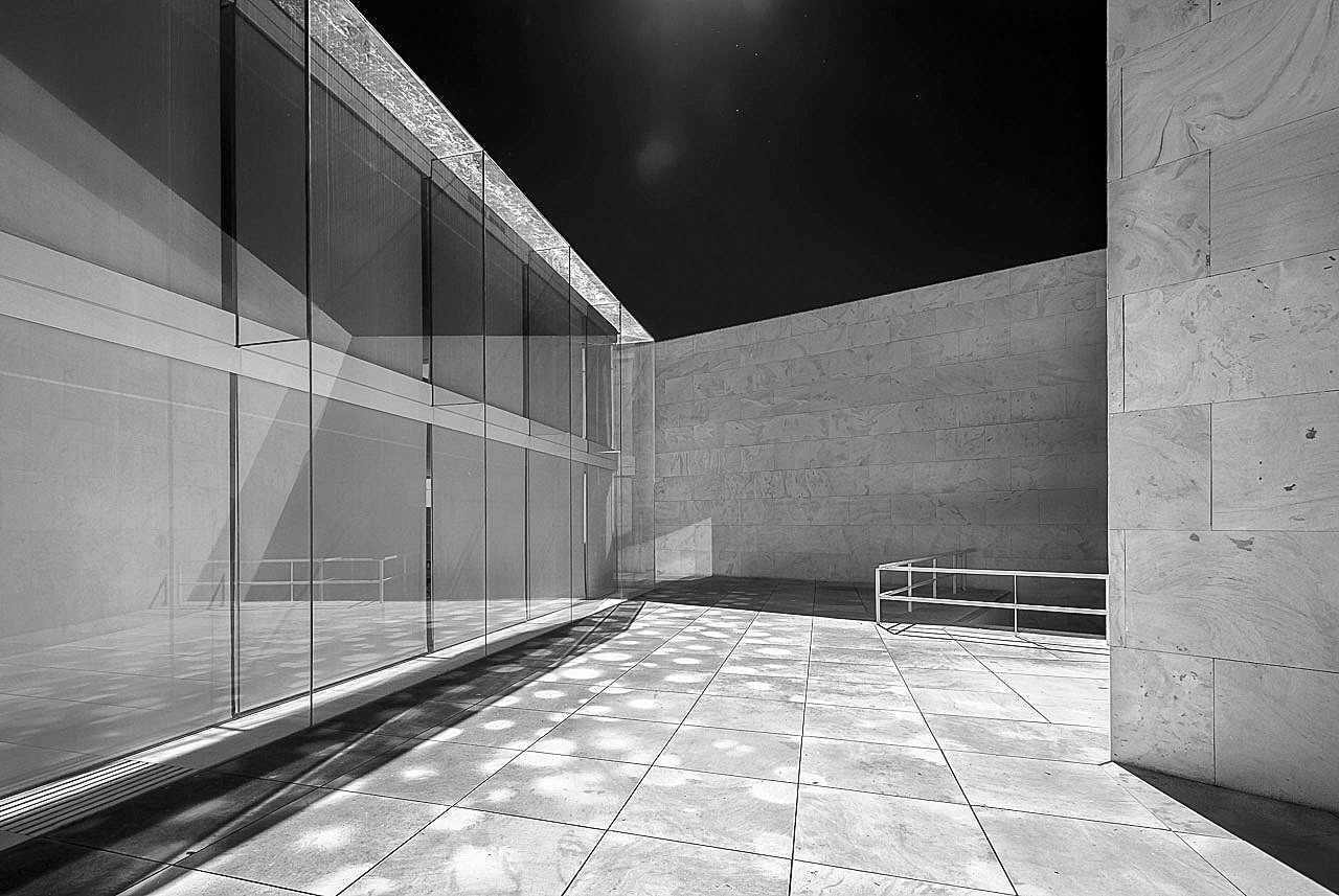 Conclusus - A photographic research by Fabio Candido about Junta de Castilla y Leòn headquarters, architect Alberto Campo Baeza